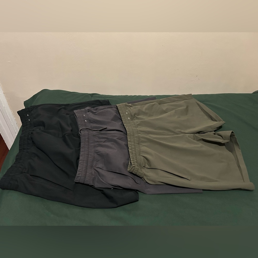 Uniqlo athletic shorts 5 inch 3 pair